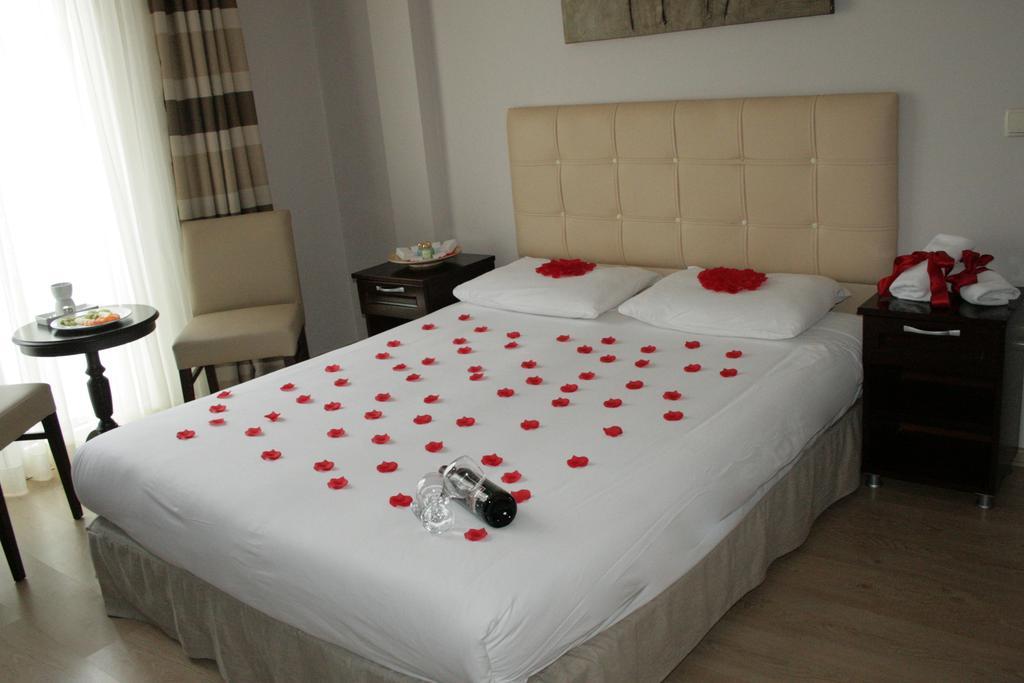 Marine House Boutique Hotel อดาลาร์ ภายนอก รูปภาพ